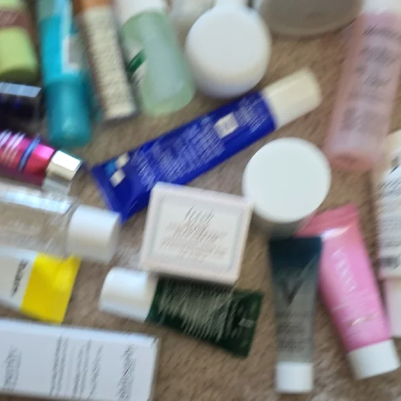 NWT Skincare Samples, Travel Size, And Deluze Sizes.Toners, Moisturizers, Serums - Picture 7 of 10